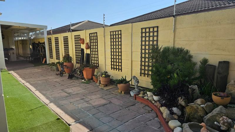 3 Bedroom Property for Sale in Sonstraal Heights Western Cape